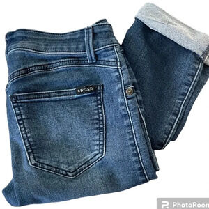 G by Guess woman’s blue denim jeans with cuffs. Size 27 US.